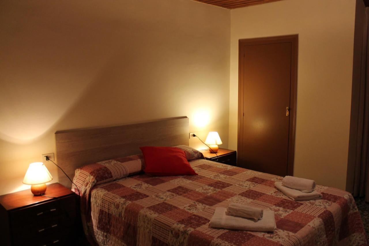 Apartaments Turístics Vilaró Llorts Exterior foto